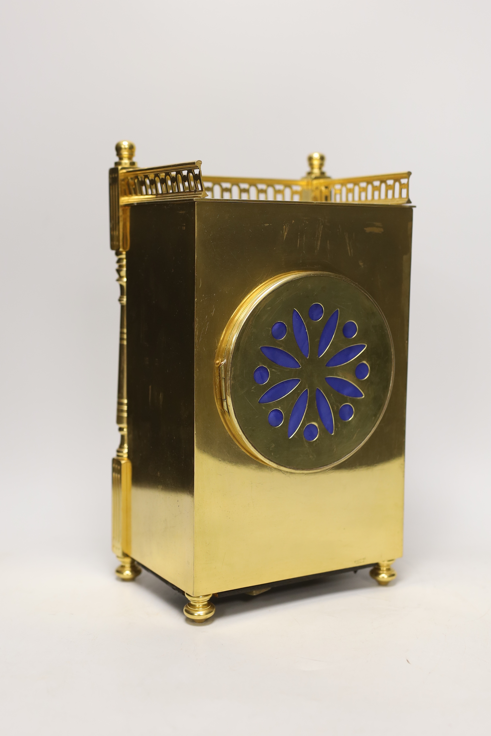 An Edwardian brass mantel clock, 30.5cm high